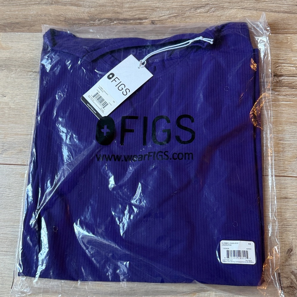 Women’s figs ribbed long sleeve underscrub purple pulse XS - Picture 2 of 2